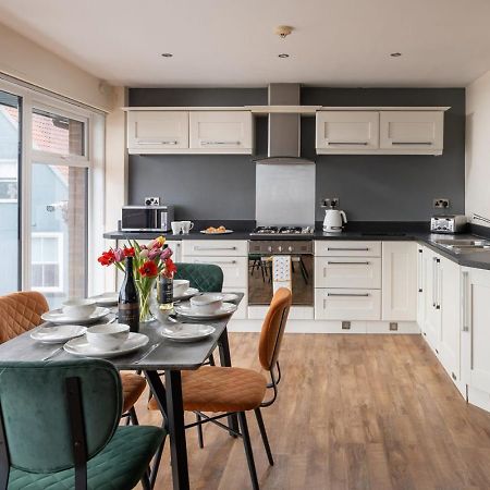 Number 3 Pier Road Apartment Вітбі Екстер'єр фото