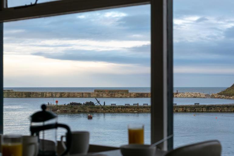 Number 3 Pier Road Apartment Вітбі Екстер'єр фото