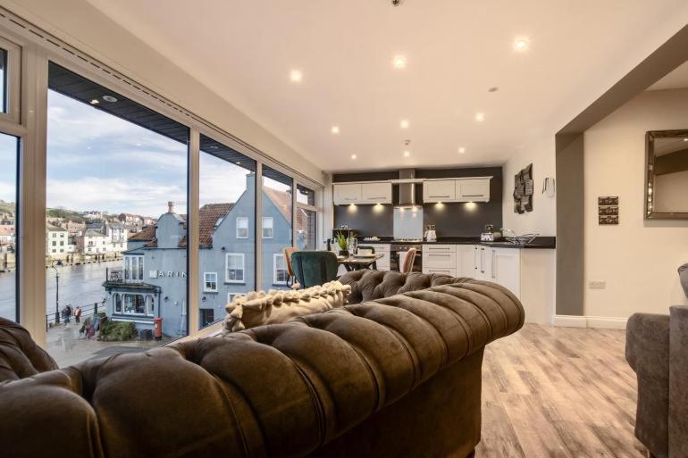 Number 3 Pier Road Apartment Вітбі Екстер'єр фото